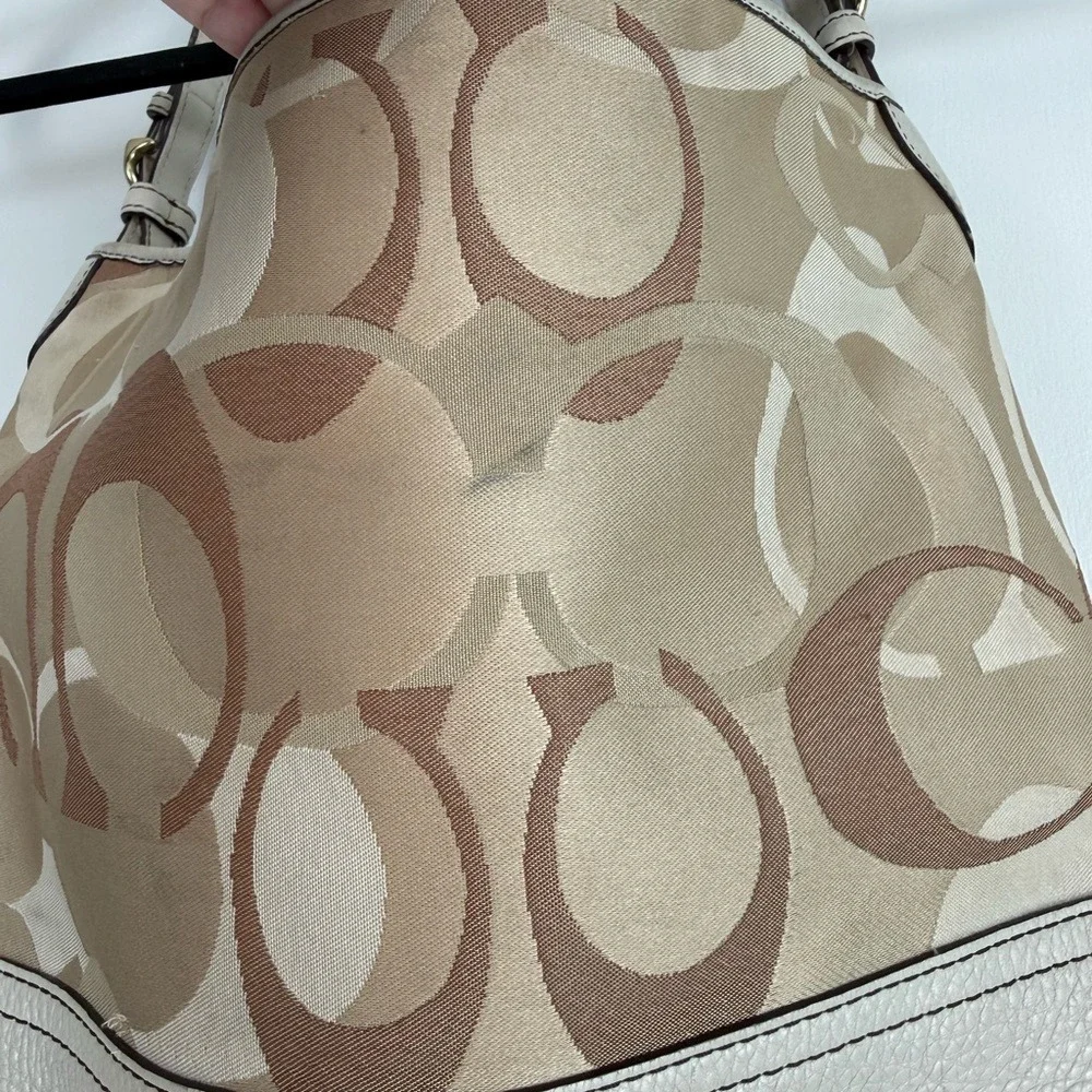 Coach Signature Canvas Hobo Bag Tan White Cream Flawed‎ Read Description